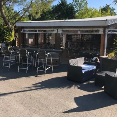 Mobil-home Accueillant, Animaux Admis - 4 Pers. - Api-1-52-2815 *