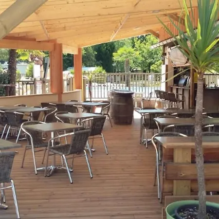 Camping Mobil-home Accueillant, Animaux Admis - 4 Pers. - Api-1-52-2815 *